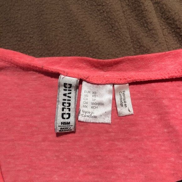Divided H&M pink T-shirt - Picture 3 of 3